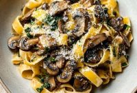 Creamy Oyster Mushroom Pasta Recipe with Garlic and Parmesan