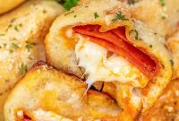 Cheesy Pizza Bombs: Gooey Stuffed Pizza Bites for Parties