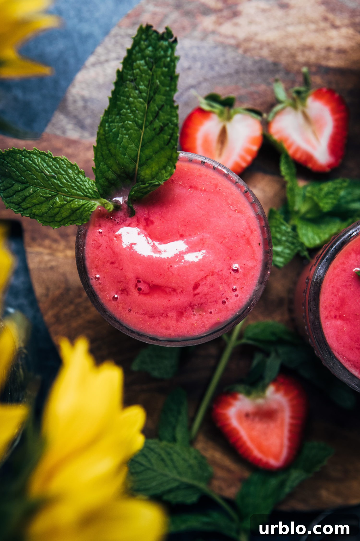 Refreshing Strawberry Grapefruit Ginger Smoothie Recipe 2 Strawberry Grapefruit Ginger Smoothie | Well and Full | #vegan #smoothie #recipe