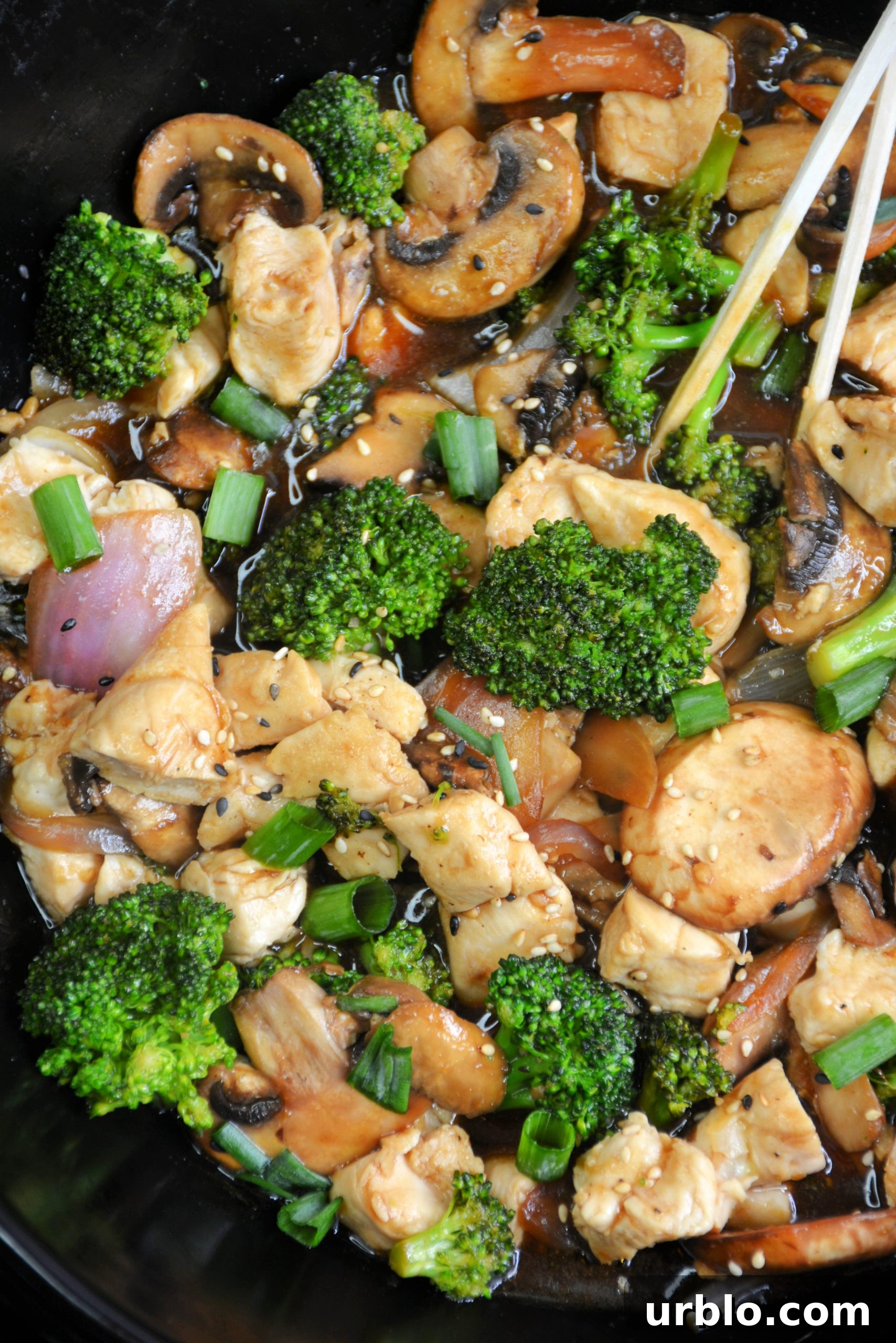 Skinny Chicken Broccoli Stir Fry