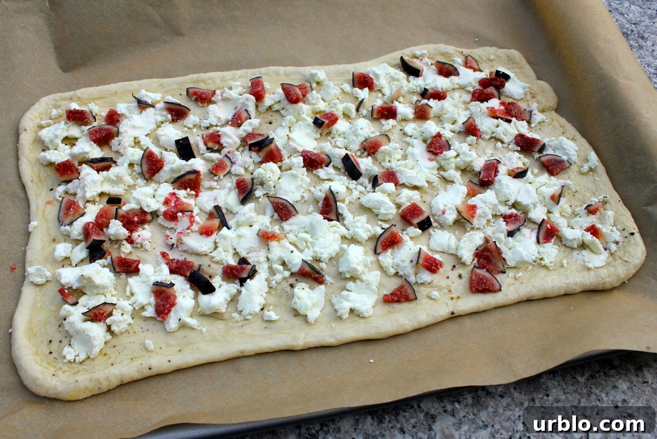 flatbread-with-figs-goat-cheese-and-prosciutto-2