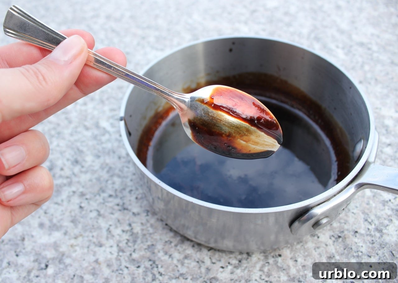 balsamic-reduction-for-flatbread-with-figs-prosciutto-and-goat-cheese