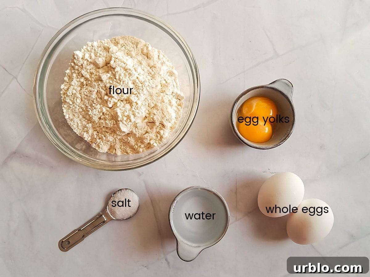 Ingredients: flour, egg yolks, whole eggs, salt, and water.