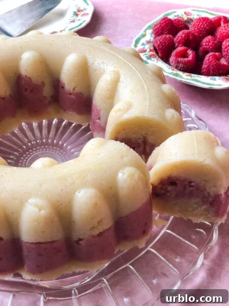 Halva with apple and raspberry