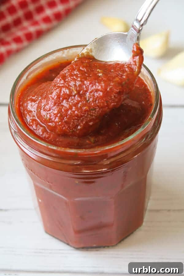 Easy & Thick Pizza Sauce {No-Cook Recipe}