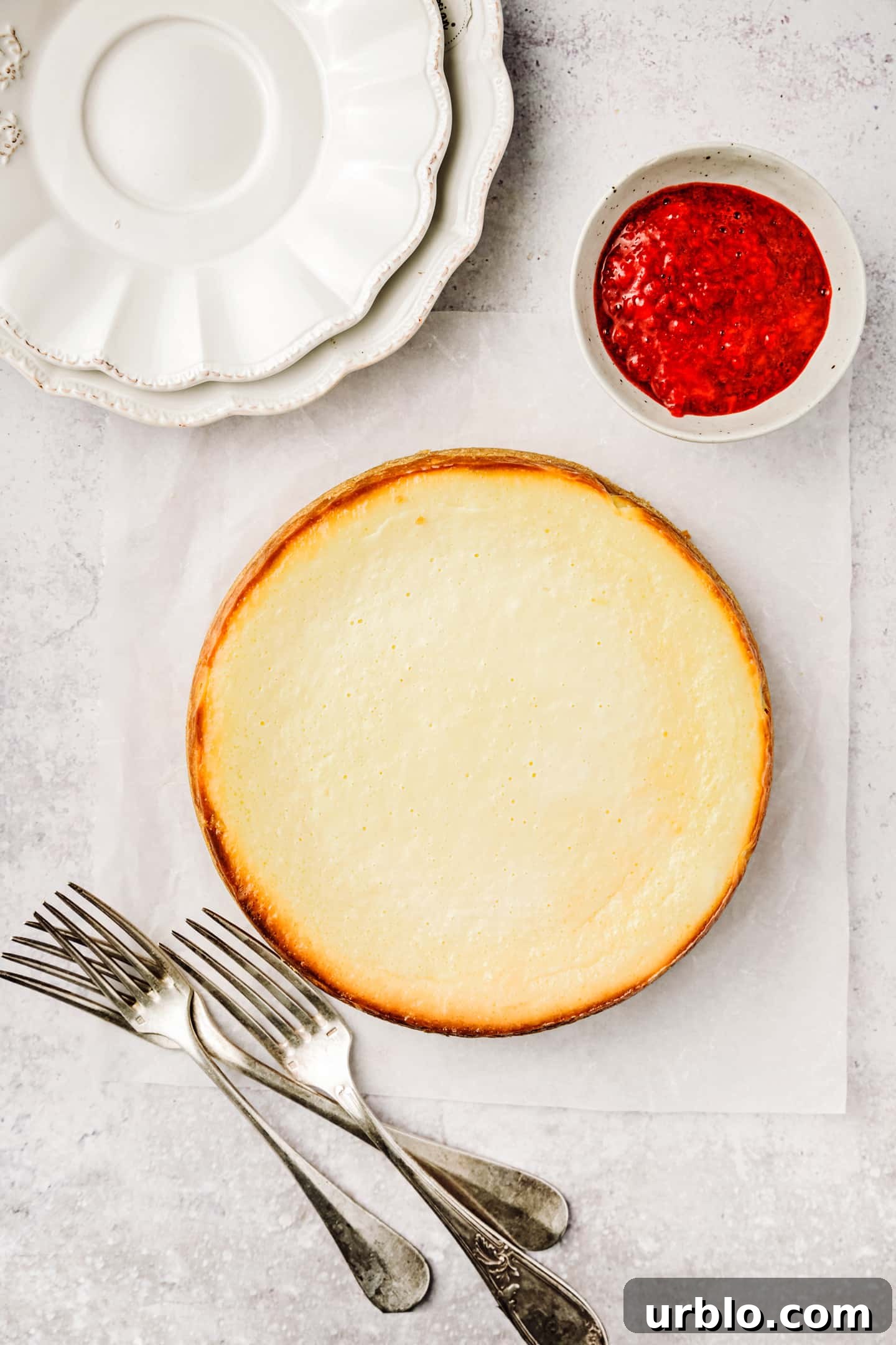Recette du New York Cheesecake Cheesecake après cuisson sur une table